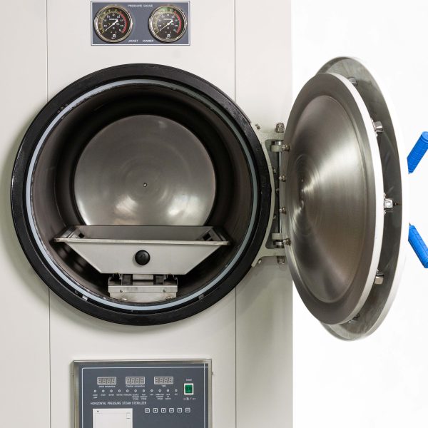 Horizontal Pressure Steam Sterilizer (Microcomputer control) - Image 3