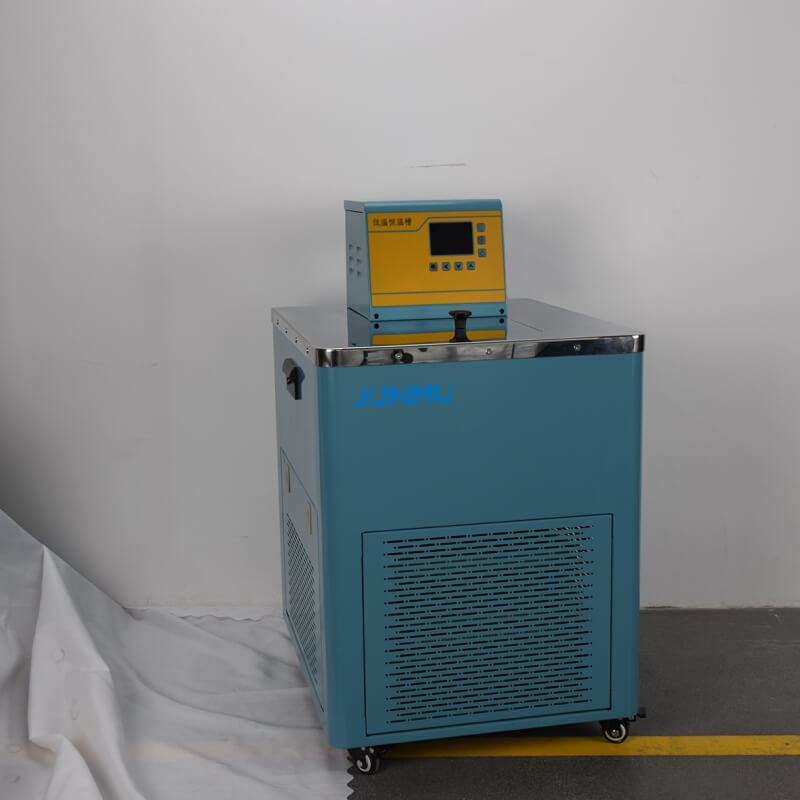 JM-DXC Series Low Temperature Circulation Bath 2 JM-DXC Series Low Temperature Circulation Bath - Image 2